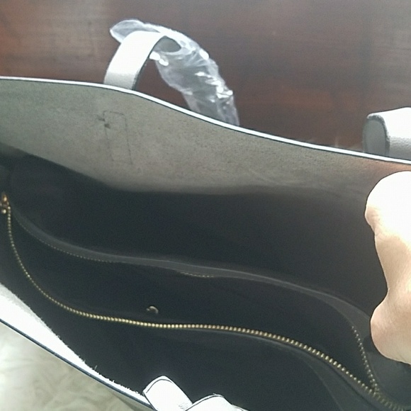 Purse - Picture 3 of 4